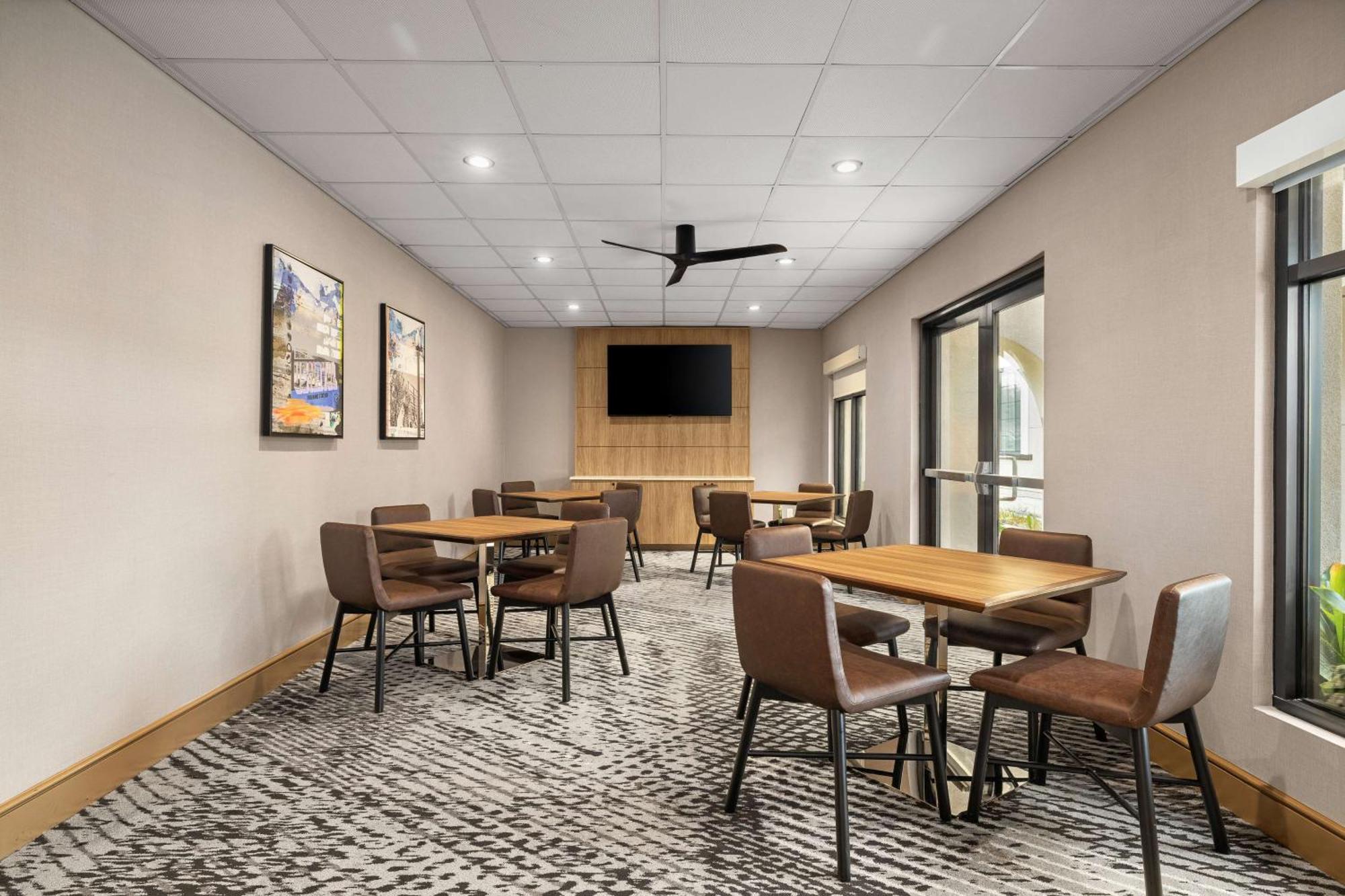 Homewood Suites By Hilton San Diego Airport-Liberty Station Eksteriør billede
