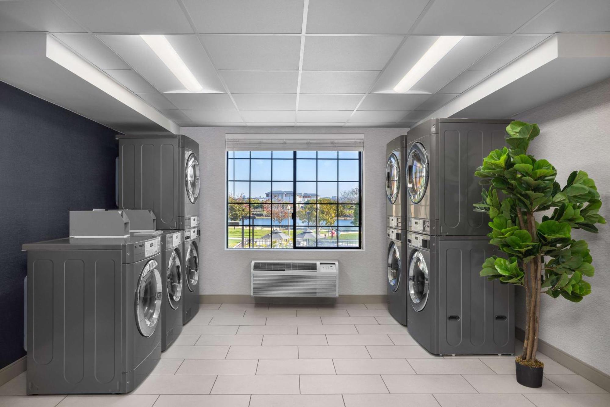 Homewood Suites By Hilton San Diego Airport-Liberty Station Eksteriør billede